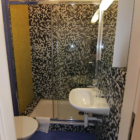 بيت شباب Kursaal - Adults Only